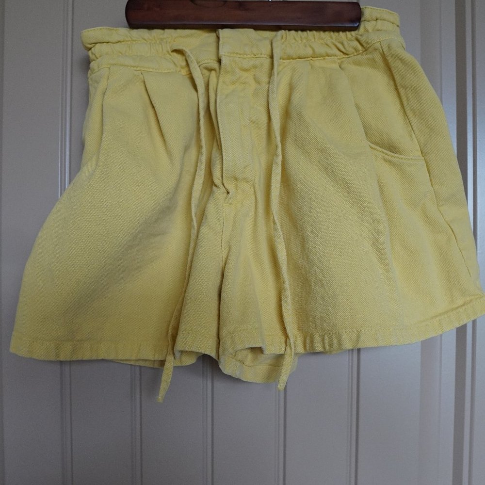 Zara Wideleg Elastic Waist Draw String Yellow Sho… - image 1